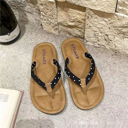 Tongs estivales à chevrons – confort & style plage