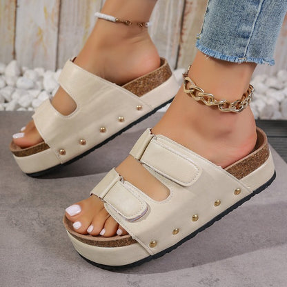Chaussures estivales femmes à bout rond avec rivets et semelles épaisses