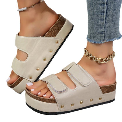 Chaussures estivales femmes à bout rond avec rivets et semelles épaisses